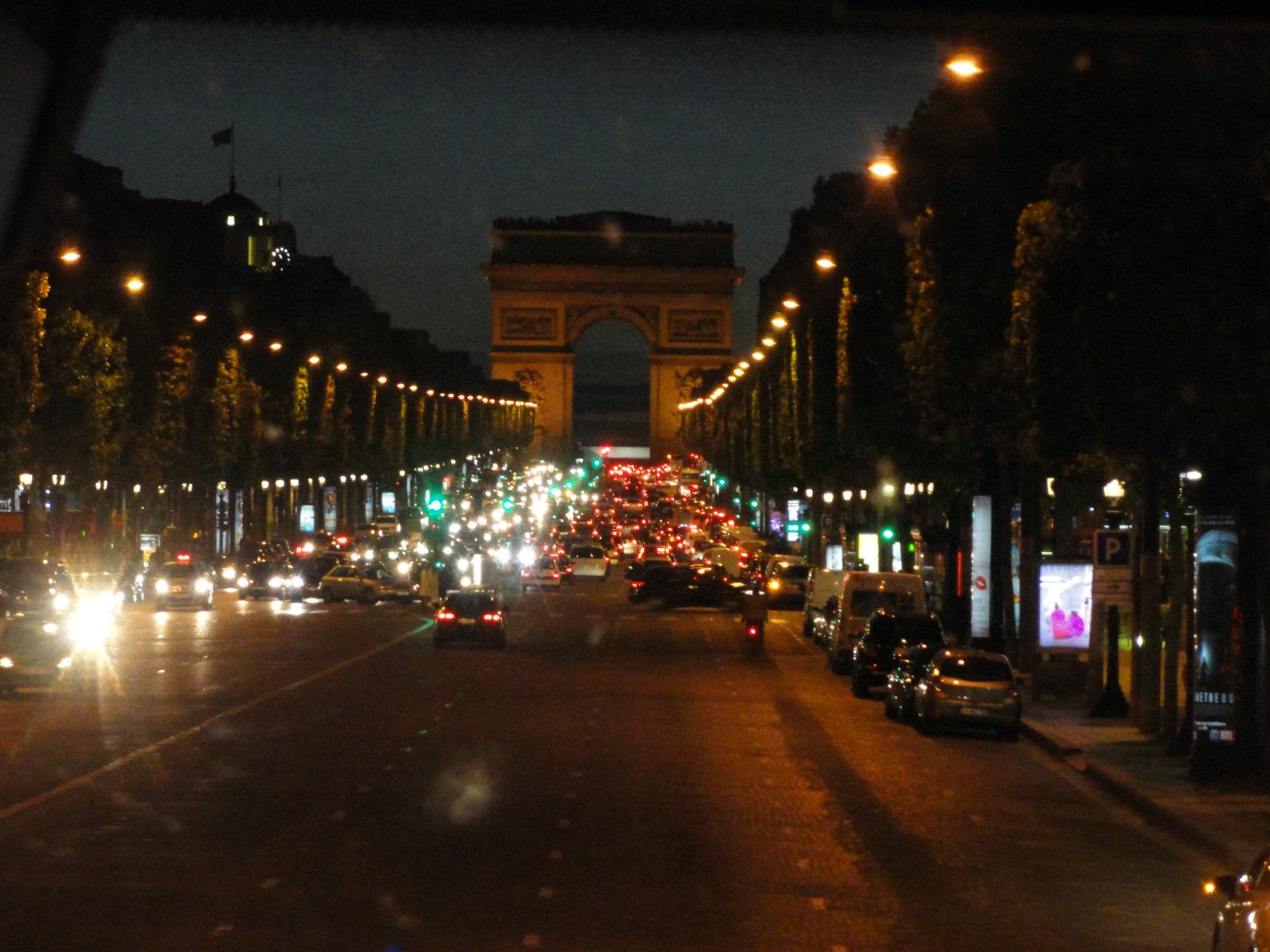 Paris à noite