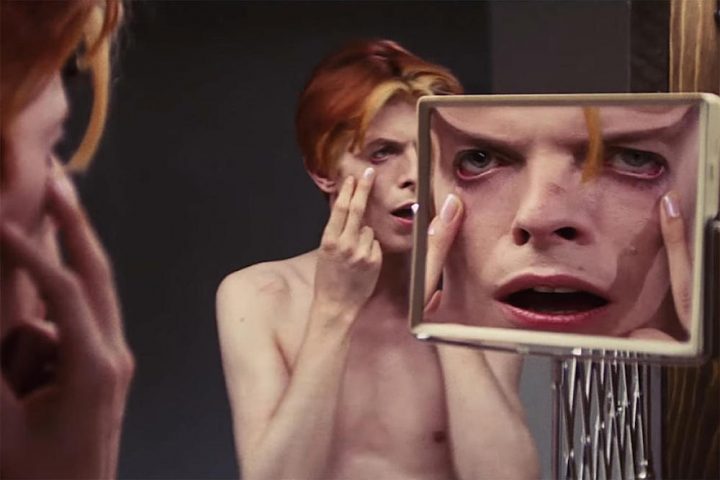 David-Bowie-filme-in-The-Man-Who-Fell-to-Earth-2